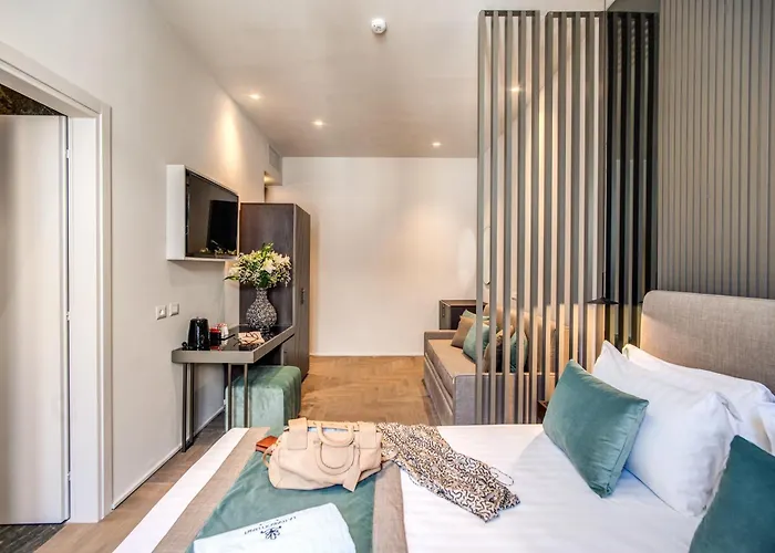 77 Seventy-seven Luxury - Maison D'art Collection 4* רומא